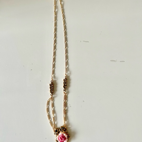 Vintage Avon Pink Porcelain Rose Garden Necklace - Picture 3 of 5